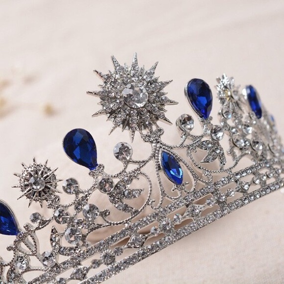 Sapphire Quinceanera Tiara main image 4